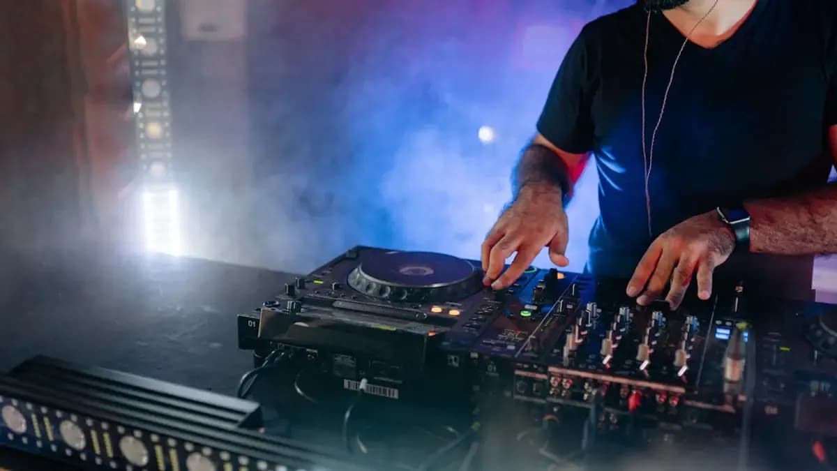 Quick Read: Track vs Mix vs Set